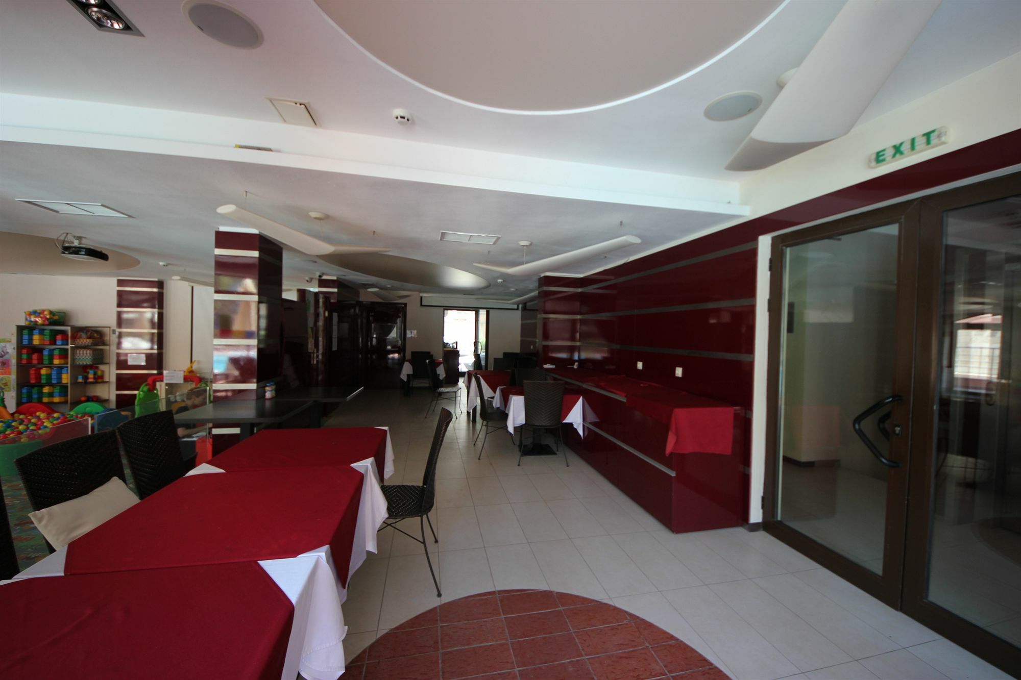 Menada Tarsis Apartments Sunny Beach Exterior foto