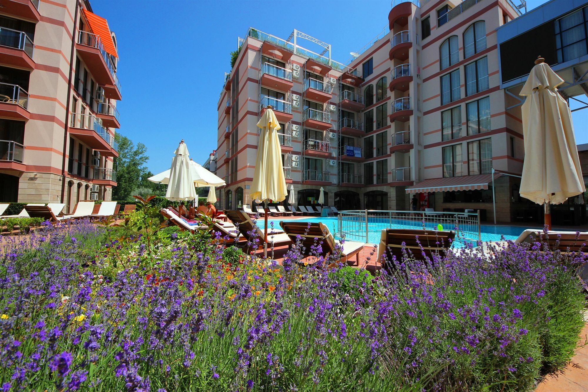 Menada Tarsis Apartments Sunny Beach Exterior foto